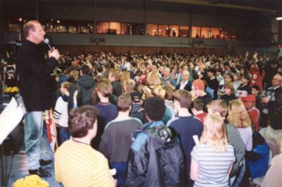 1999 Youth Rally - Altar Call